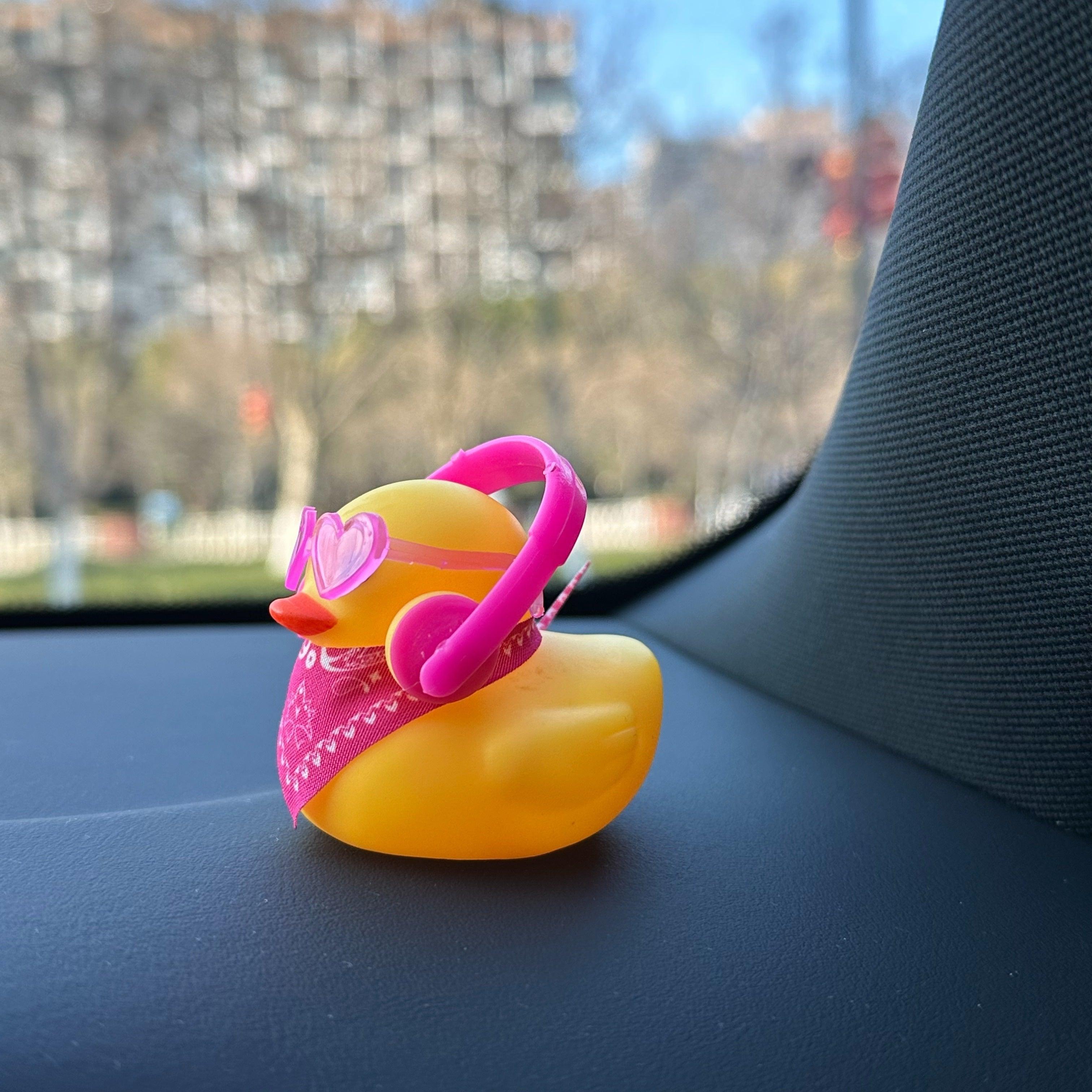 1pc-pink-duck-with-headphones-figurine-car-ornament